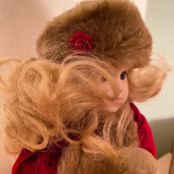 DESIGN DEBUT Porcelain Doll - TASHA - AMEE SU DESIGN - NIB - Picture 3 of 7